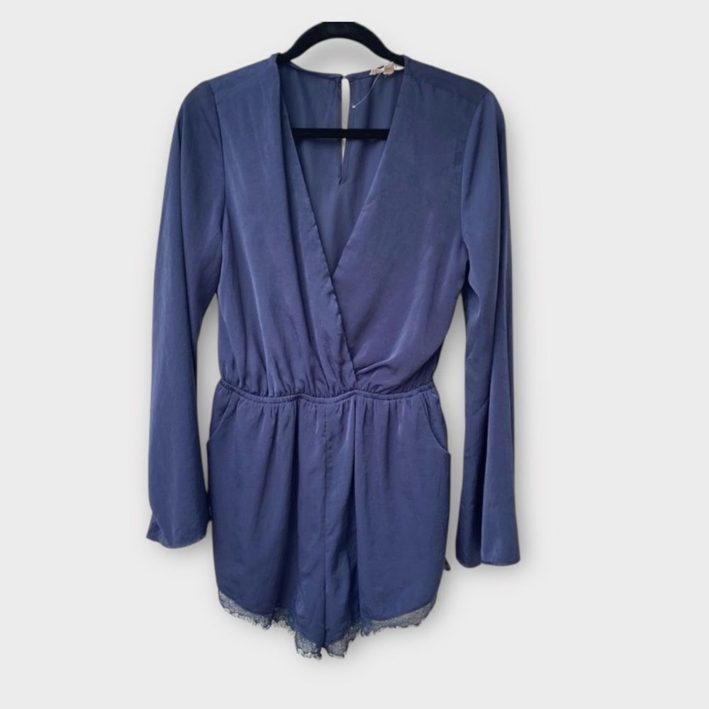 Illa illa Women's l Blue Long Sleeve Romper M Lace Trim V-Neck Casual One-Piece